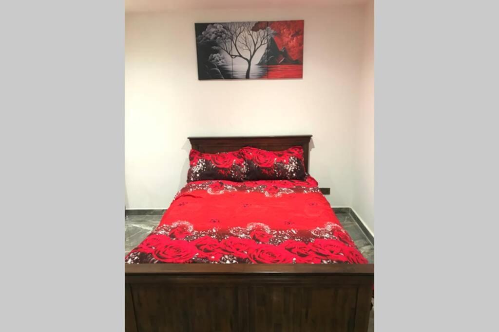 Bright, Stylish Studio Flat With Sky Sports Earley Luaran gambar